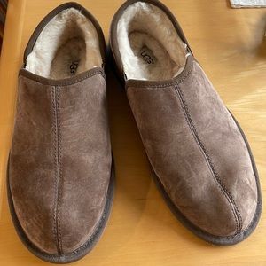Used. Uggs Mens Slip on Scuff size 10